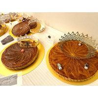 フランスの伝統菓子、ガレット・デ・ロワで祝う新年！特大ガレットの献上式もお楽しみに！