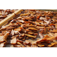 【人口4,000人の町・高知県土佐町の小さな集落から全国へ】1年がかりで育て、仕上げられた黒い干し芋『秦泉寺(じんぜんじ)さんの大釜煮 黒干し芋』をスナックミーオンラインストアで期間限定発売