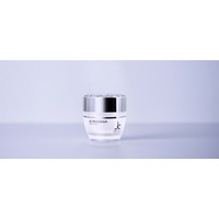 水光注射発想。自由が丘クリニック発「水光ケアライン」第2弾保湿＆鎮静特化の《JC 水光クリーム》発売