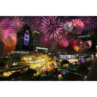 タイ、バンコクの「アジアのタイムズスクエア」セントラルワールドで新年を迎える