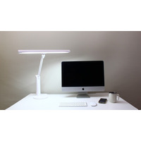 明るさより“光質”。光質チューニング発想のデスクライトを提案