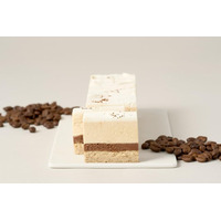 Minimalより、ホワイトデーシーズン限定スイーツ「ONIBUS COFFEE」のコーヒーを使った生ガトーショコラ新登場。4層でスペシャルティコーヒーとホワイトチョコレートを堪能。