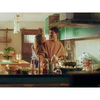 出会い系アプリは終わったのか？Z世代は「とりあえずスワイプ」という文化を捨て、キッチンでの有意義なつながりを求めている