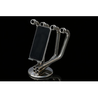 バイク愛好家のための高品質スマートフォンスタンド【DIGITAL-MANIHOLD Ver.1.0】発売！！ ～マフラー製造技術を活かしたデザインと機能性で日常を豊かに～