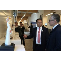 Xinhua Silk Road：中国の県がジュネーブで白磁展を開催