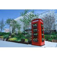 「大阪・関西万博」英国パビリオンの赤い電話ボックスが関西国際空港に設置されました！