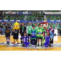 SDGsプロジェクト「Be With」の一環として、西尾市の小学校へバスケ用品を寄贈。シーホース三河とパートナー企業が手を取り、地域の未来を応援