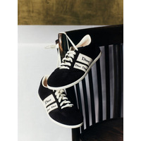 【Dior】新作「ディオール リボン」スニーカー