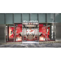 シュウ ウエムラが誕生の地“表参道”に。個性美への探求のステージとなる、新たな美の発信地「シュウ ウエムラ 表参道ヒルズ本店 shu:ARTstage」が誕生。2026年6月19日(金)オープン