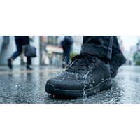 【ABC-MART】【梅雨の生活の質を劇的に変える】新作から見つける、『究極の全天候型フットウェア』で濡れないという選択肢