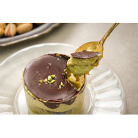 【ザクッ、とろり、ほろ苦】話題のトレンドをケーキに。四層仕立ての『ザクとろドバイチョコケーキ』をスナックミーオンラインストアで期間限定発売