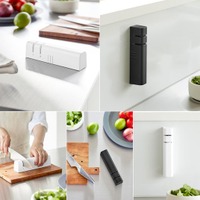 【山崎実業 新商品のお知らせ】 マグネットで壁面収納できる包丁シャープナーや、見た目も構造もシンプルなトイレットペーパーホルダーなど、新商品が発売になりました。