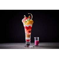 【ホテルメトロポリタン】メザニンラウンジ「すずかけ」爽やかな香りに包まれる夏のご褒美「Seasonal Parfait」