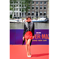 【ルイ・ヴィトン】 ゼンデイヤ、映画「スパイダーマン: ブランド・ニュー・デイ」のフォトコールにルイ・ヴィトンを着用
