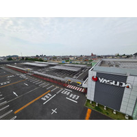 株式会社安田屋「業界最大級の200台分。やすだ前橋店にソーラーカーポート設置。」